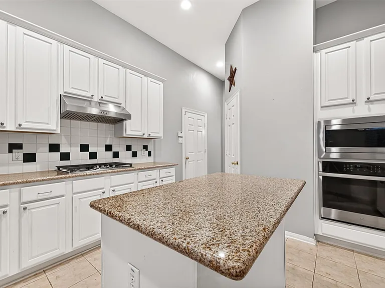 23734 Indian Hills Way — Photo 17