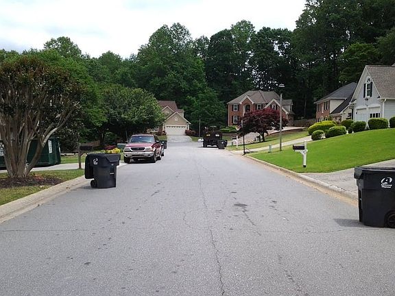5th image of 1084 Bellaire Ct