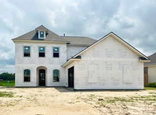 107 Benson Grove Dr, Youngsville, LA 70592