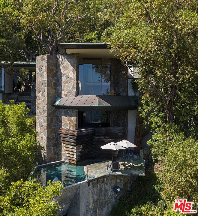 1st image of 8530 Hedges Pl