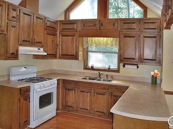 5th image of 2690 Holly Springs Dr