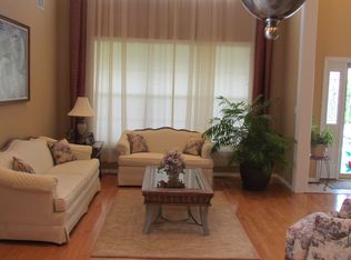 27 Manorview Way, Manorville, NY 11949