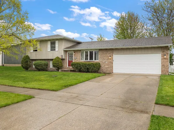 9835 Harrison St, Crown Point, IN 46307