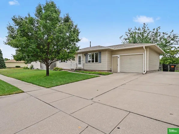 221 Sesame St, Fremont, NE 68025