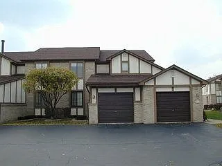 933 Country Club Dr photo 1
