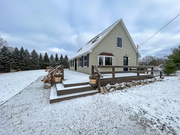 14933 Bliven Rd, Byron, MI 48418