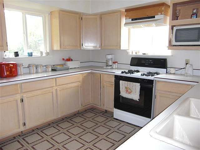 2nd image of 12 Maxville Rd