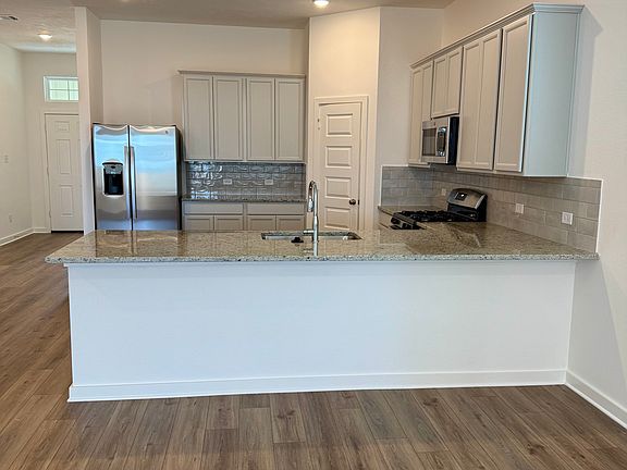 3rd image of 6218 Daytona Dr