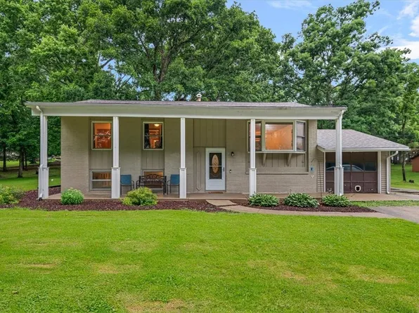 263 N 2700 East Rd, Pana, IL 62557