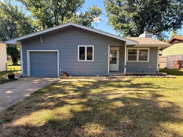 206 W Glenn St, Mulvane, KS 67110