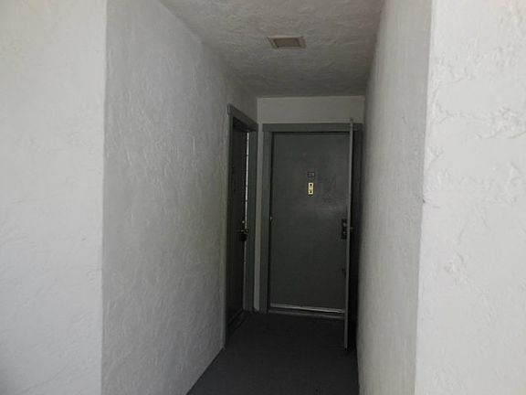 2nd image of 320 Vallejo Dr APT 27