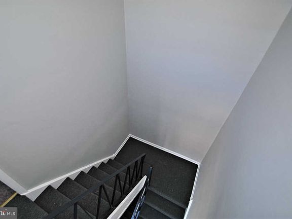 5th image of 411 Naomi St #2