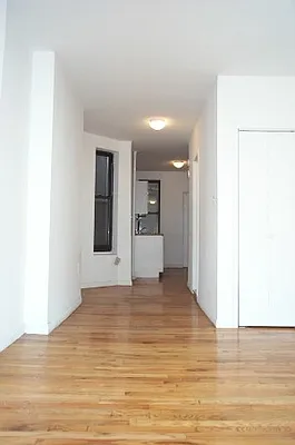 Rented by Tower Brokerage | media 31