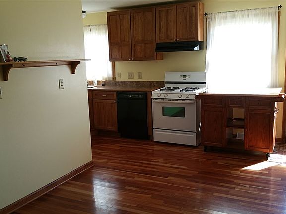 2nd image of 1693 College Ave