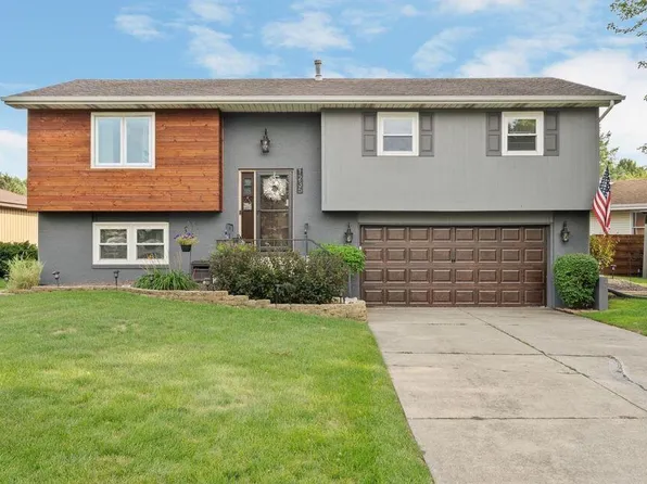 1235 Woodhollow Ct, Schererville, IN 46375