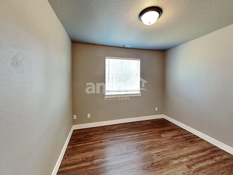 480 Tulip Ave — Photo 17