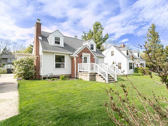 2nd image of 10540 W Spring Green ROAD
