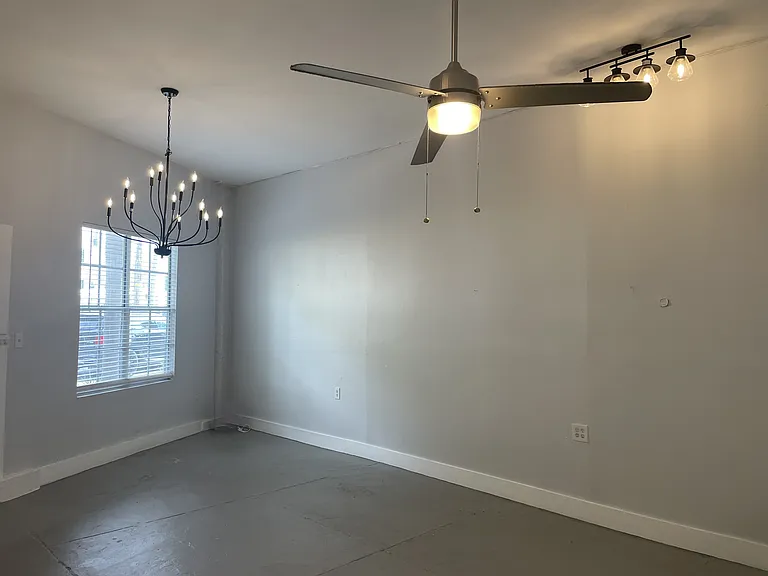 2305 W Texas Ave #5 — Photo 31