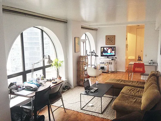 Rented by Ethan Blinder, LREB | media 7