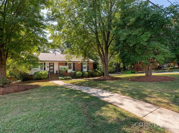 1700 Starbrook Dr, Charlotte, NC 28210