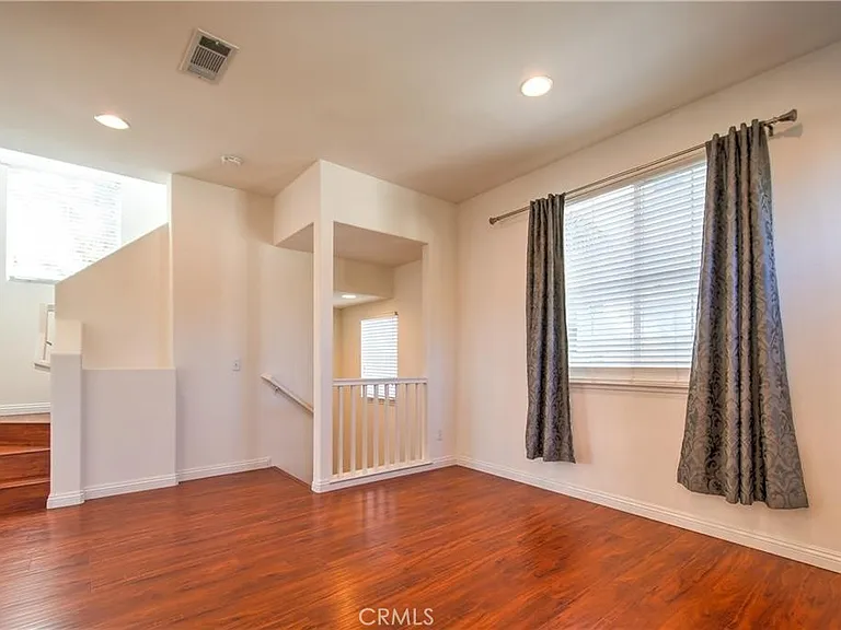 8 Silvermaple — Photo 6