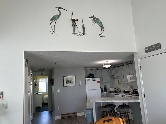 5th image of 1373  Post Road #13F