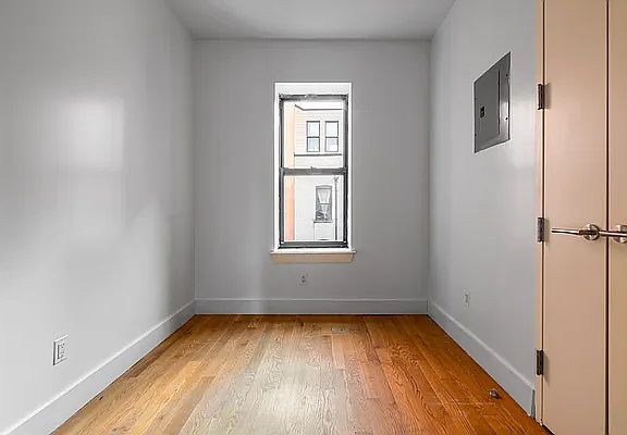 3rd image of 273 Kosciuszko St #2B