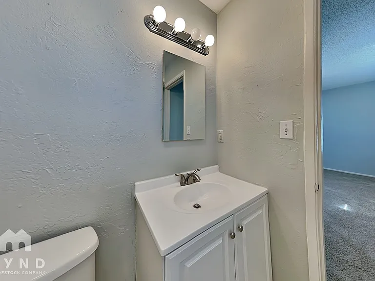 10716 N Arapaho Dr — Photo 10