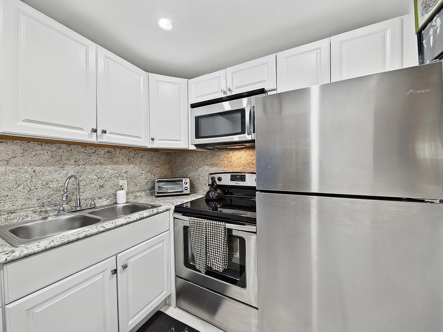 1 bed, 1.5 bath, 702 sqft, $1,500 — Photo 4