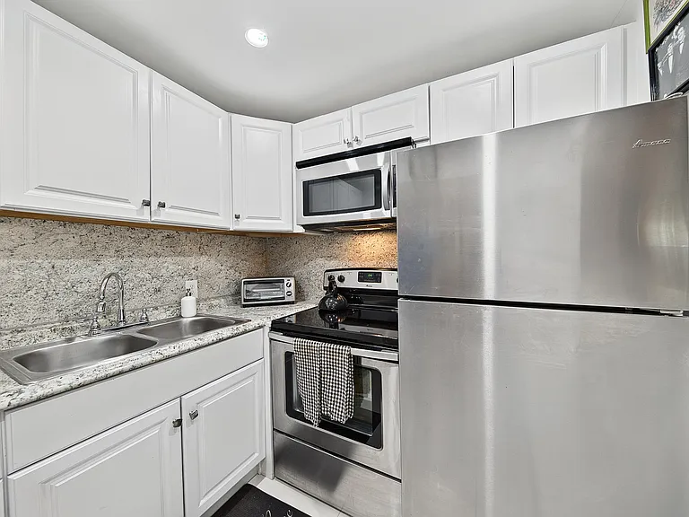 96 Fanshaw Way #C — Photo 4