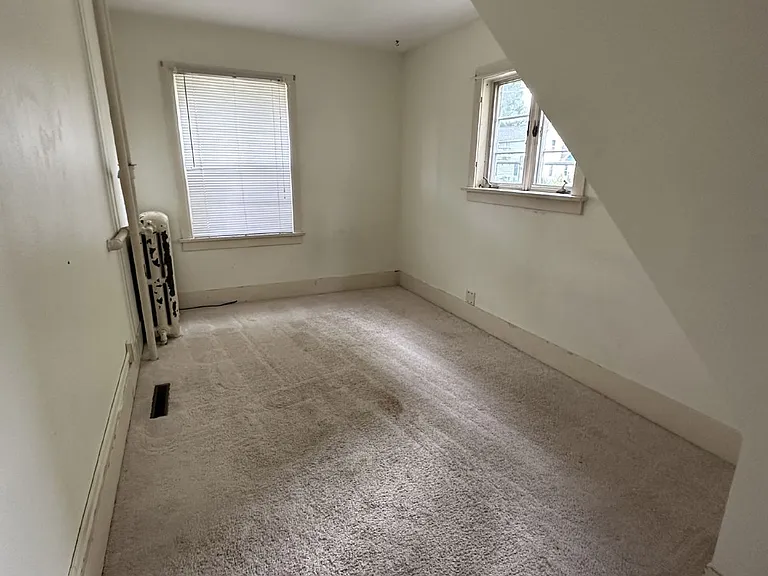 414 Talmadge St — Photo 5