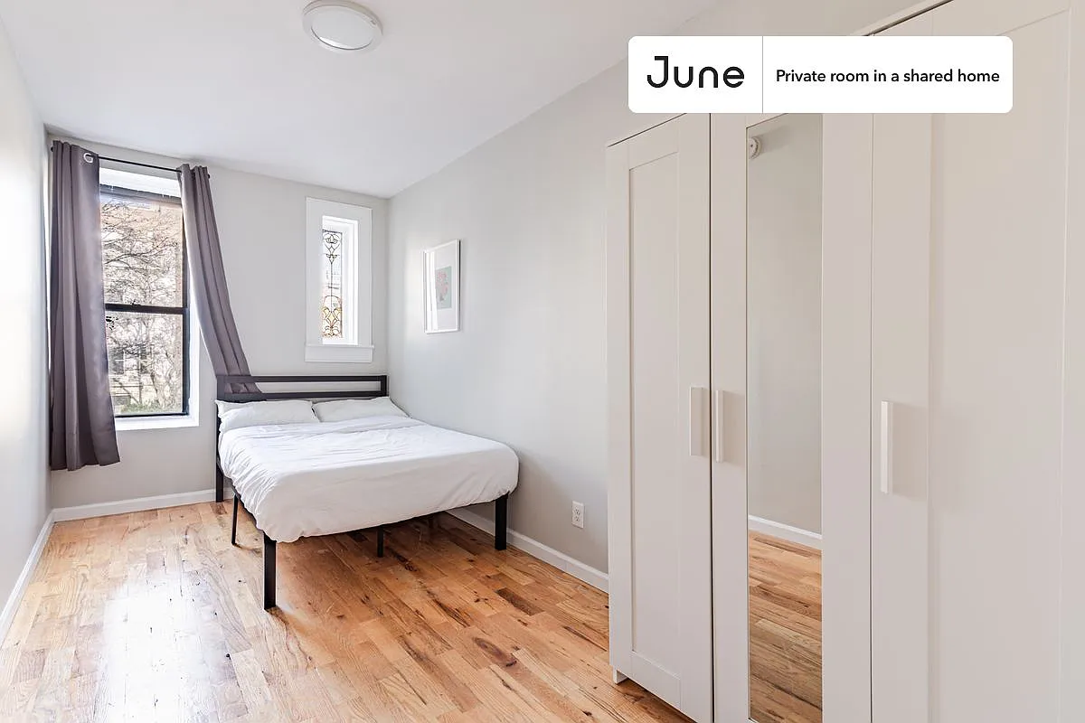 Full bedroom in 4 bed/2 bath home in Prospect Lefferts Gardens #1571 B — Photo 1