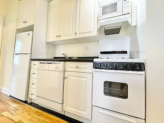 1st image of 323 E 84th St #1E