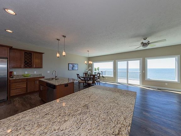3rd image of 112 Larimar Dr #112