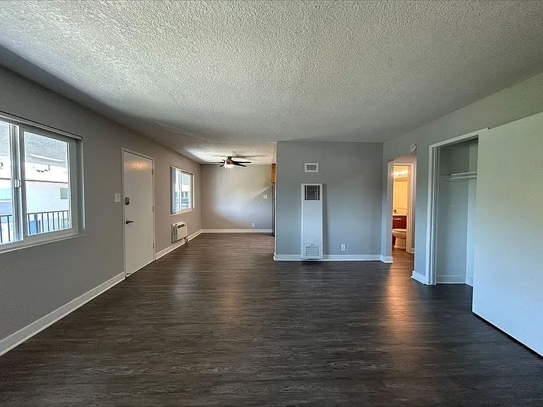 The Circle Apartments at Long Beach — Photo 99