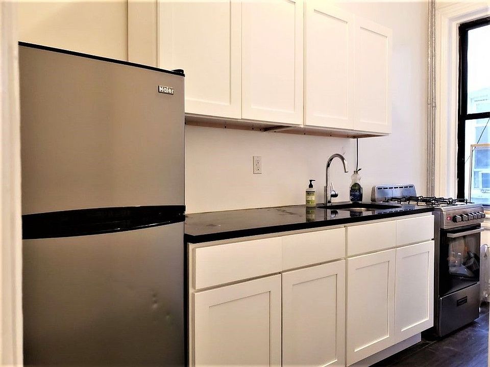 2nd image of 865 Saint Johns Pl #1AA