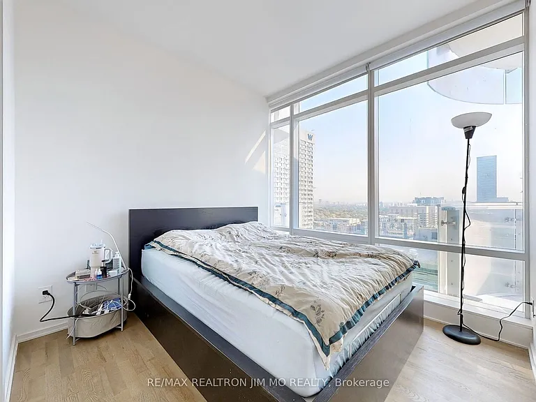 1 Bloor St E #2304 — Photo 9