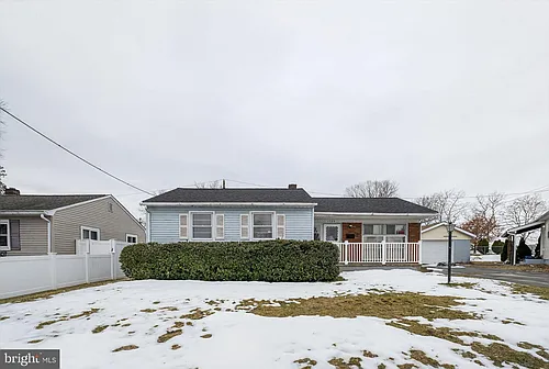 1569 Fleming St Photo 1