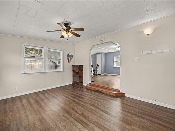 3rd image of 14 Judith Cir