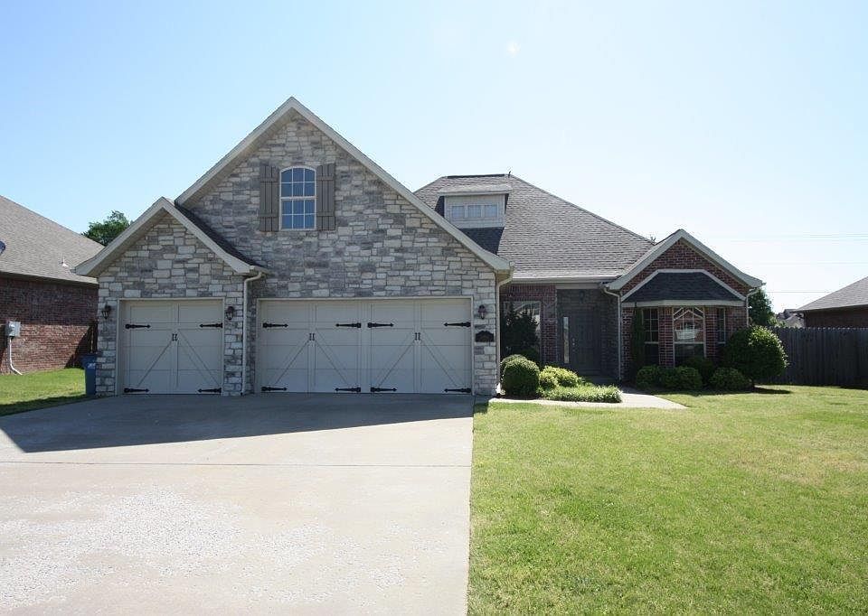 1st image of 2004 SW Pinoak Ave