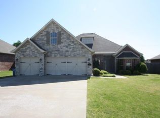 2004 SW Pinoak Ave, Bentonville, AR 72713