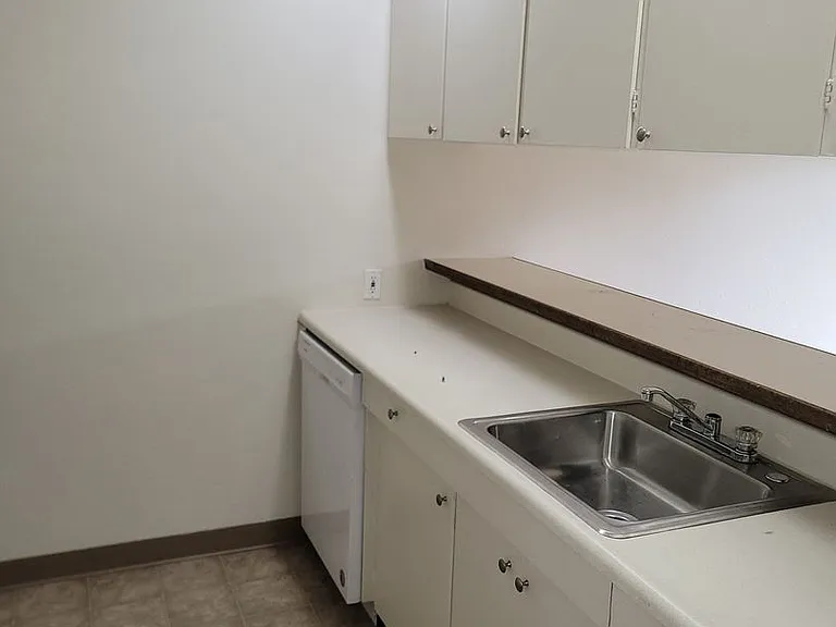 339-Walnut Hill Apartments — Photo 8
