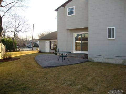 3rd image of 955 Siems Ct