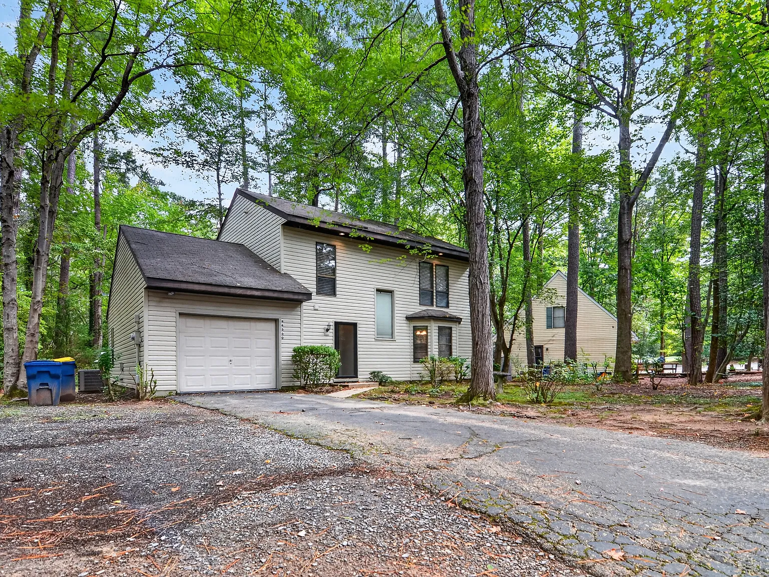 3 bed, 2.5 bath, 1848 sqft, $2,500 — Photo 2