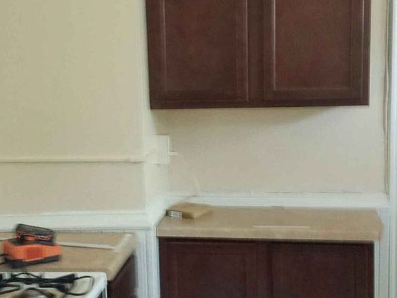 5th image of 912 E Gorham St #3221601