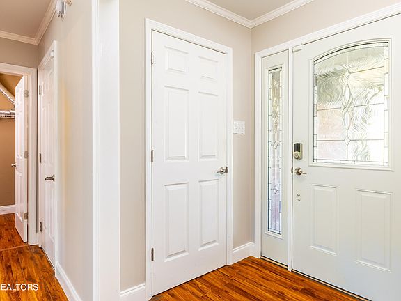 4th image of 2312 Portland Dr
