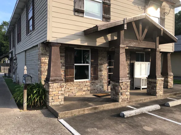 2926 Nall St, Port Neches, TX 77651