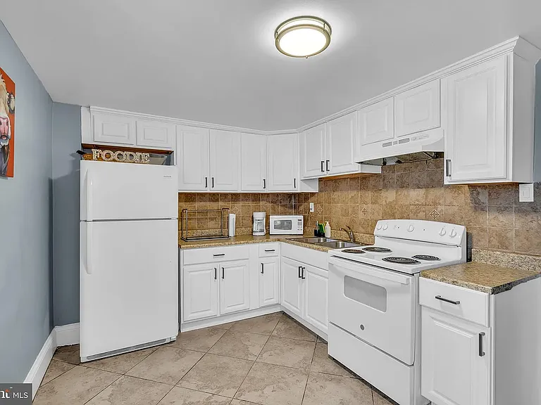 905 W Marshall St #2 — Photo 7