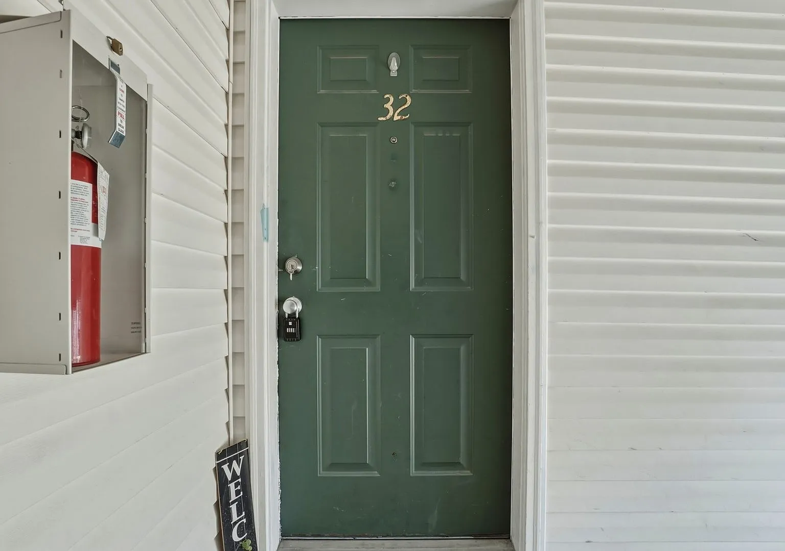 3 Bedroom 2 Bath Unit in Magna! — Photo 2