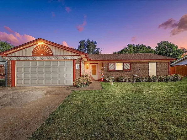209 Hudson Ave, Crowley, TX 76036
